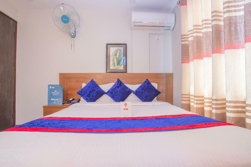 Oyo 136 Hotel Om Plaza Kathmandu Exteriör bild